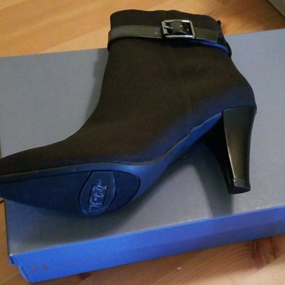 Bkack booties  7.5 - Picture 3 of 4